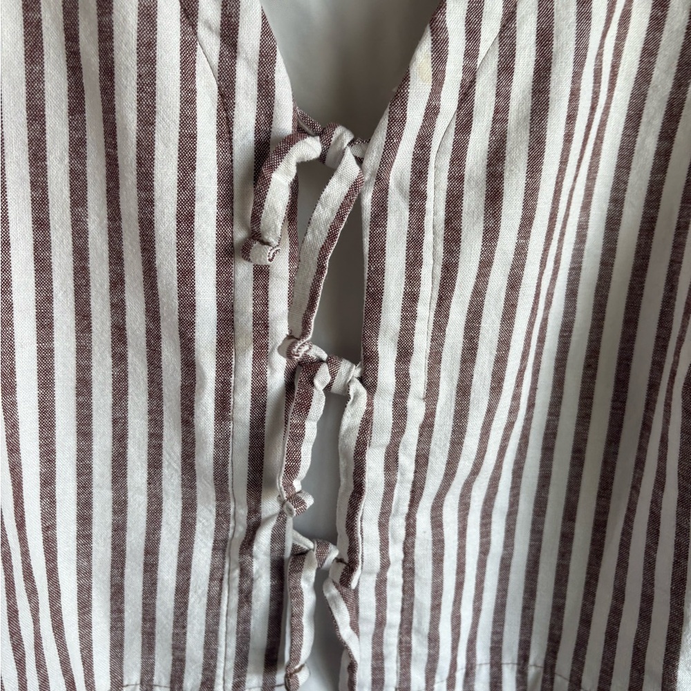 Old Navy Cream Vest - Picture 3 of 6